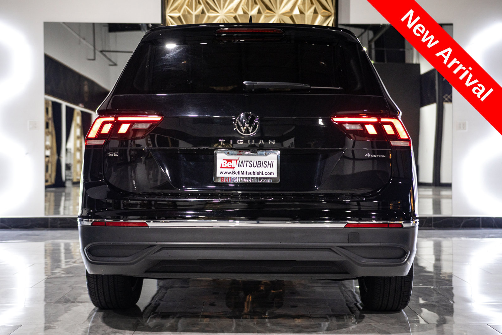 Used 2024 Volkswagen Tiguan SE AWD/4WD image 6