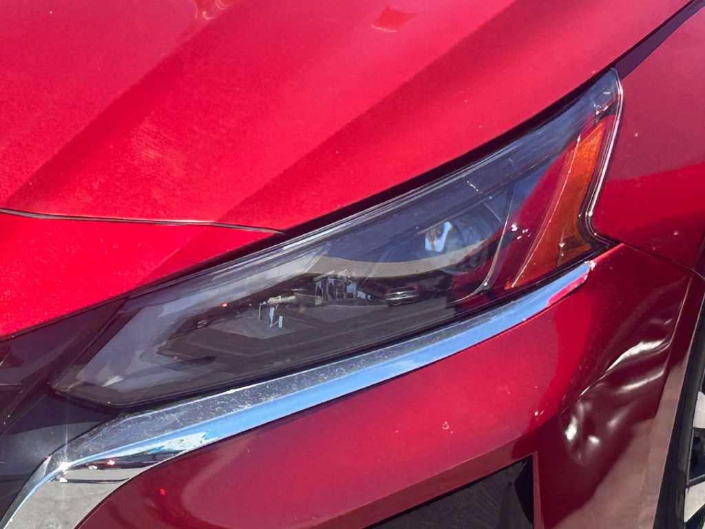 Used 2025 Nissan Altima 2.5 SV FWD image 9