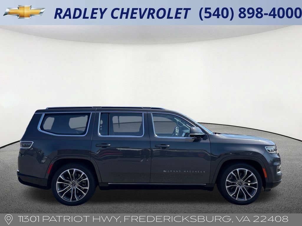 Used 2022 Jeep Grand Wagoneer Series III w/ Rear Seat Video Group 1 AWD/4WD image 22