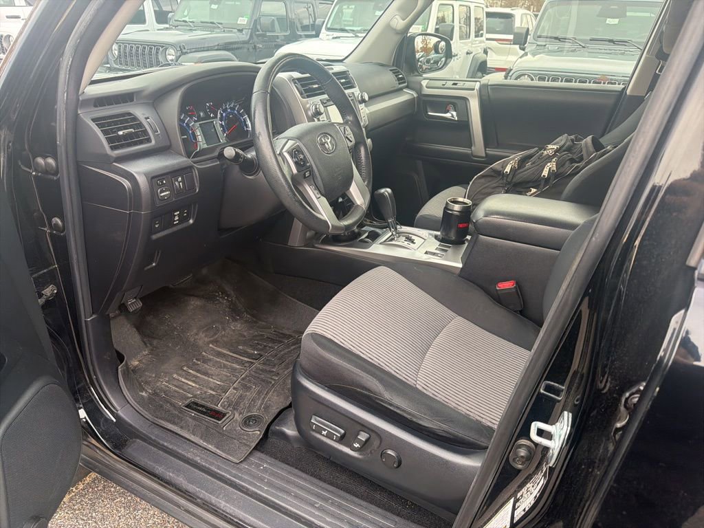 Used 2016 Toyota 4Runner SR5 image 15