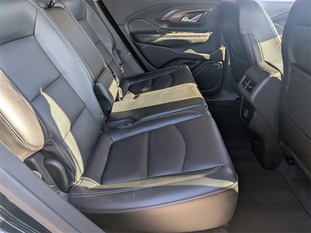 Used 2024 GMC Terrain SLT image 29