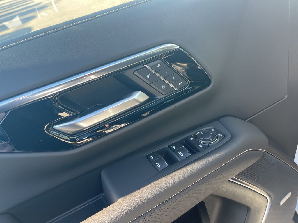 New 2026 Chevrolet Suburban Premier image 33