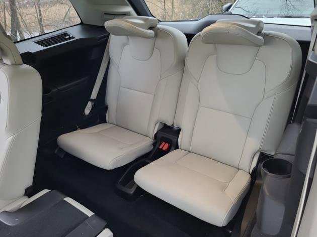 Used 2023 Volvo XC90 B5 Plus image 5