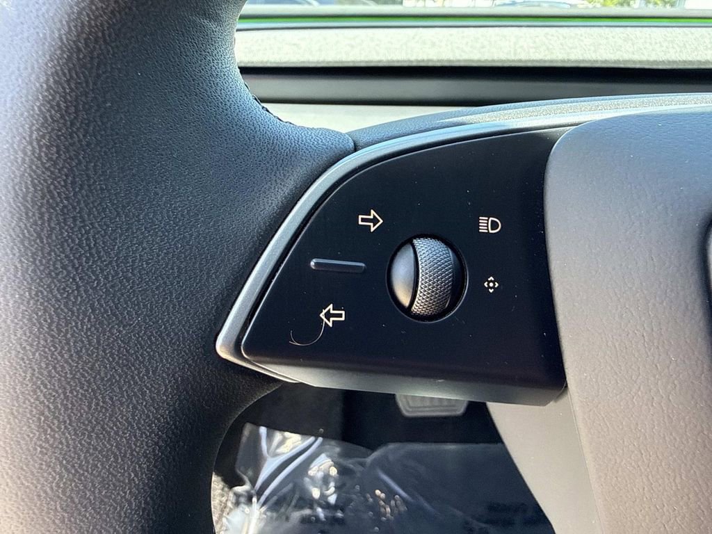 Used 2025 Tesla Model 3 Long Range AWD/4WD image 39