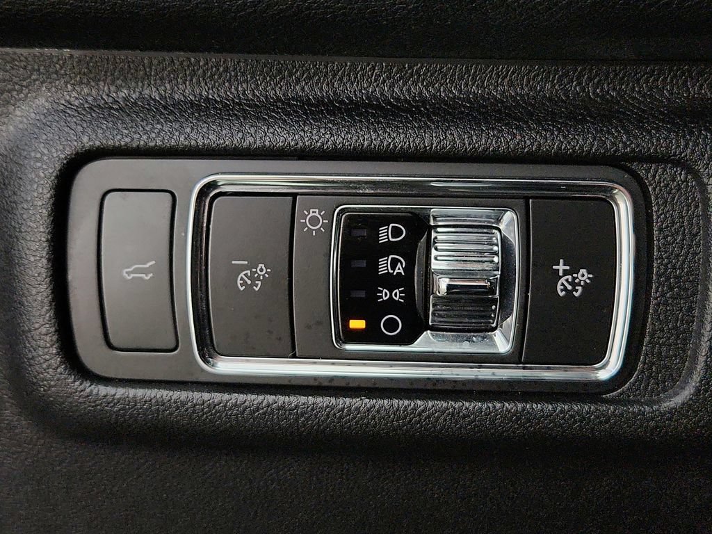 Used 2022 Lincoln Corsair AWD w/ Premium Package image 21