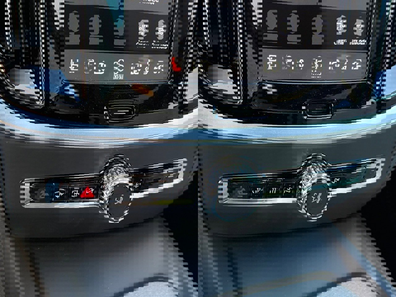 New 2026 Volvo V60 B5 Cross Country Ultra w/ Protection Package Premier image 16