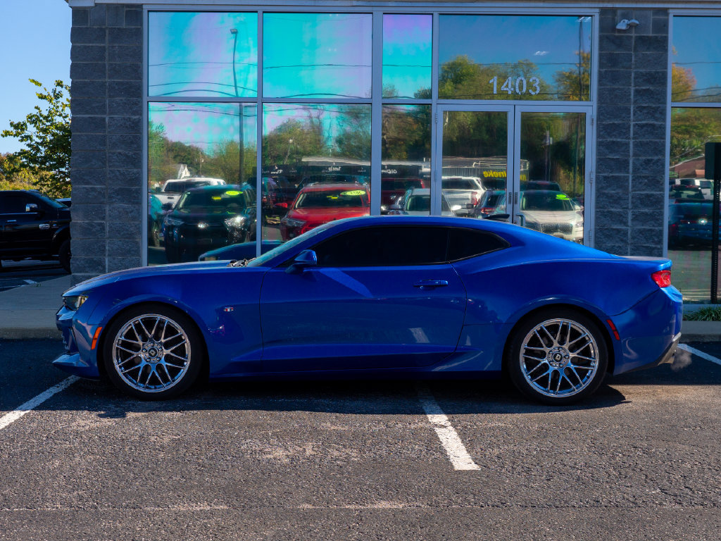 Used 2018 Chevrolet Camaro LT RWD image 5
