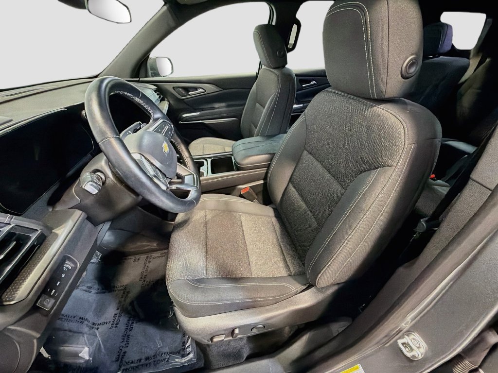 Used 2025 Chevrolet Traverse LT AWD/4WD image 23