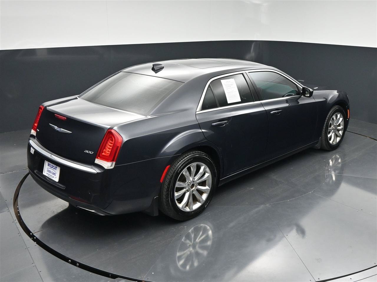 Used 2017 Chrysler 300 Limited w/ Value Package AWD/4WD image 23