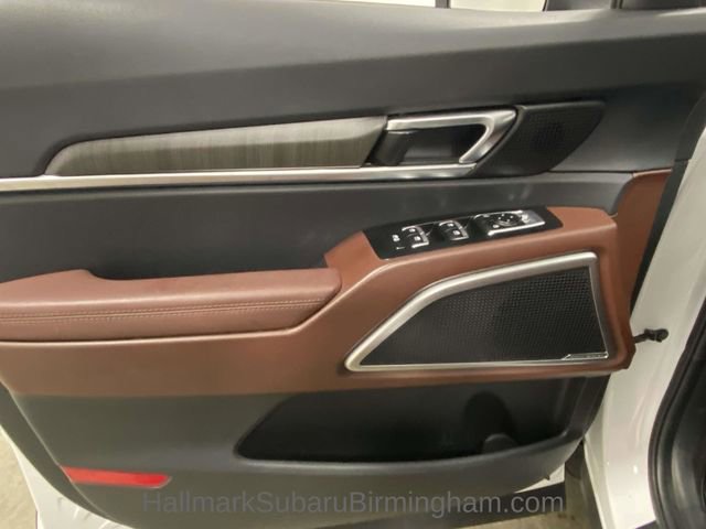 Used 2024 Kia Telluride EX w/ EX Captain's Chair Package image 14