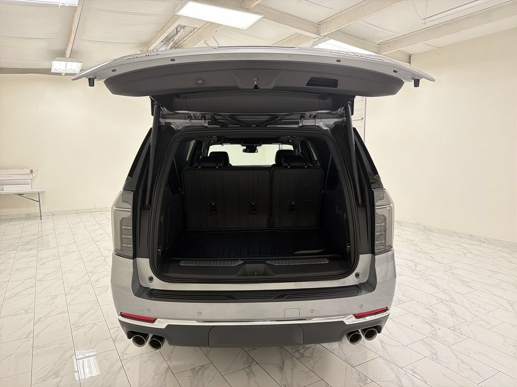 New 2026 Chevrolet Suburban Premier w/ Sun And Tow Package AWD/4WD image 27