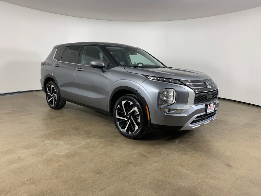 Used 2023 Mitsubishi Outlander SE image 5