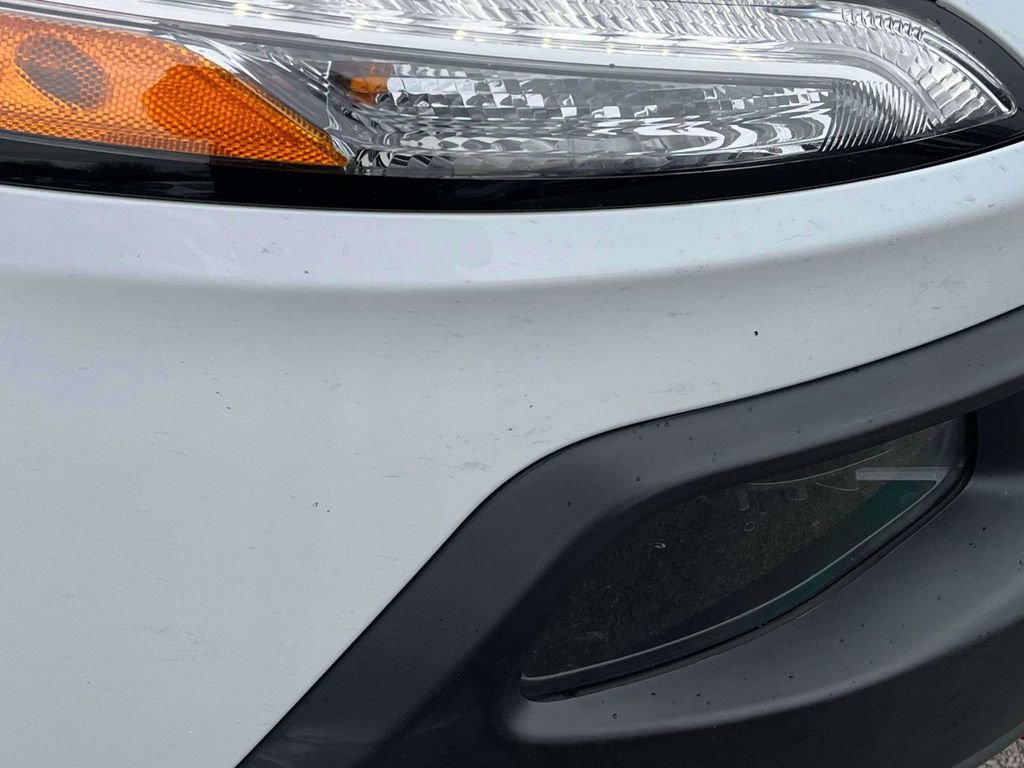 Used 2015 Jeep Cherokee Trailhawk w/ Comfort/Convenience Group image 40