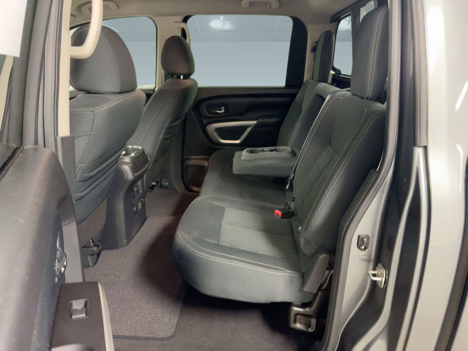 Used 2019 Nissan Titan SV w/ SV Convenience Package image 14