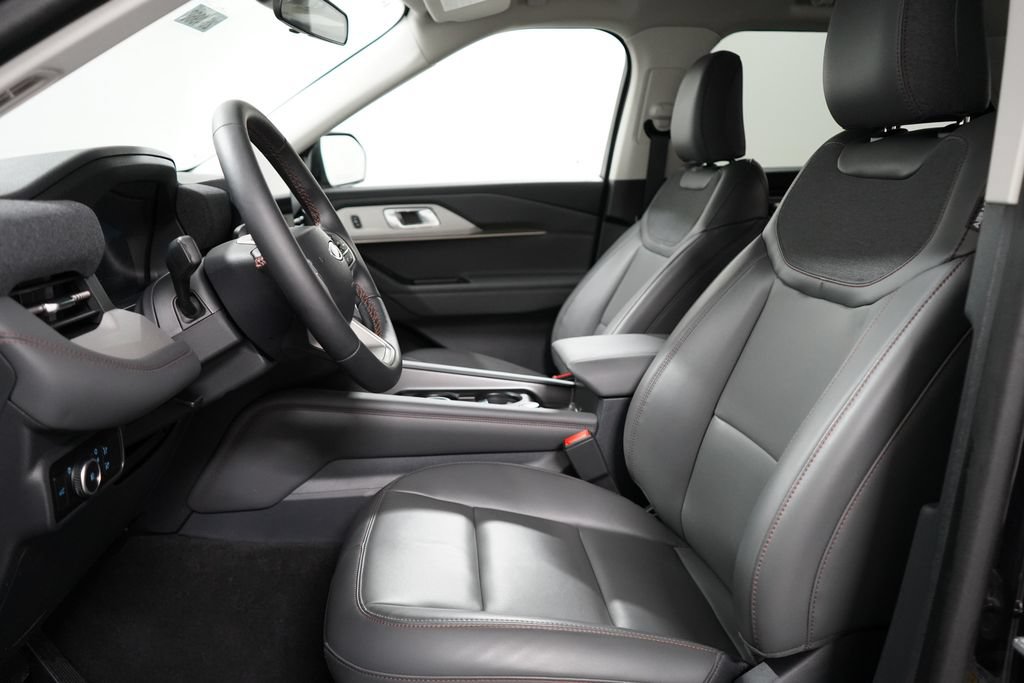 New 2026 Ford Explorer Active w/ Active Comfort Package AWD/4WD image 11