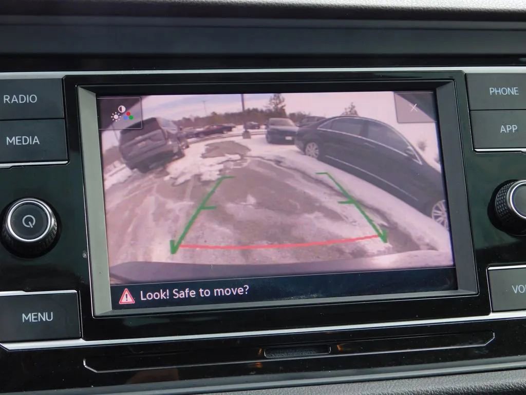 Used 2024 Volkswagen Jetta SE FWD image 18