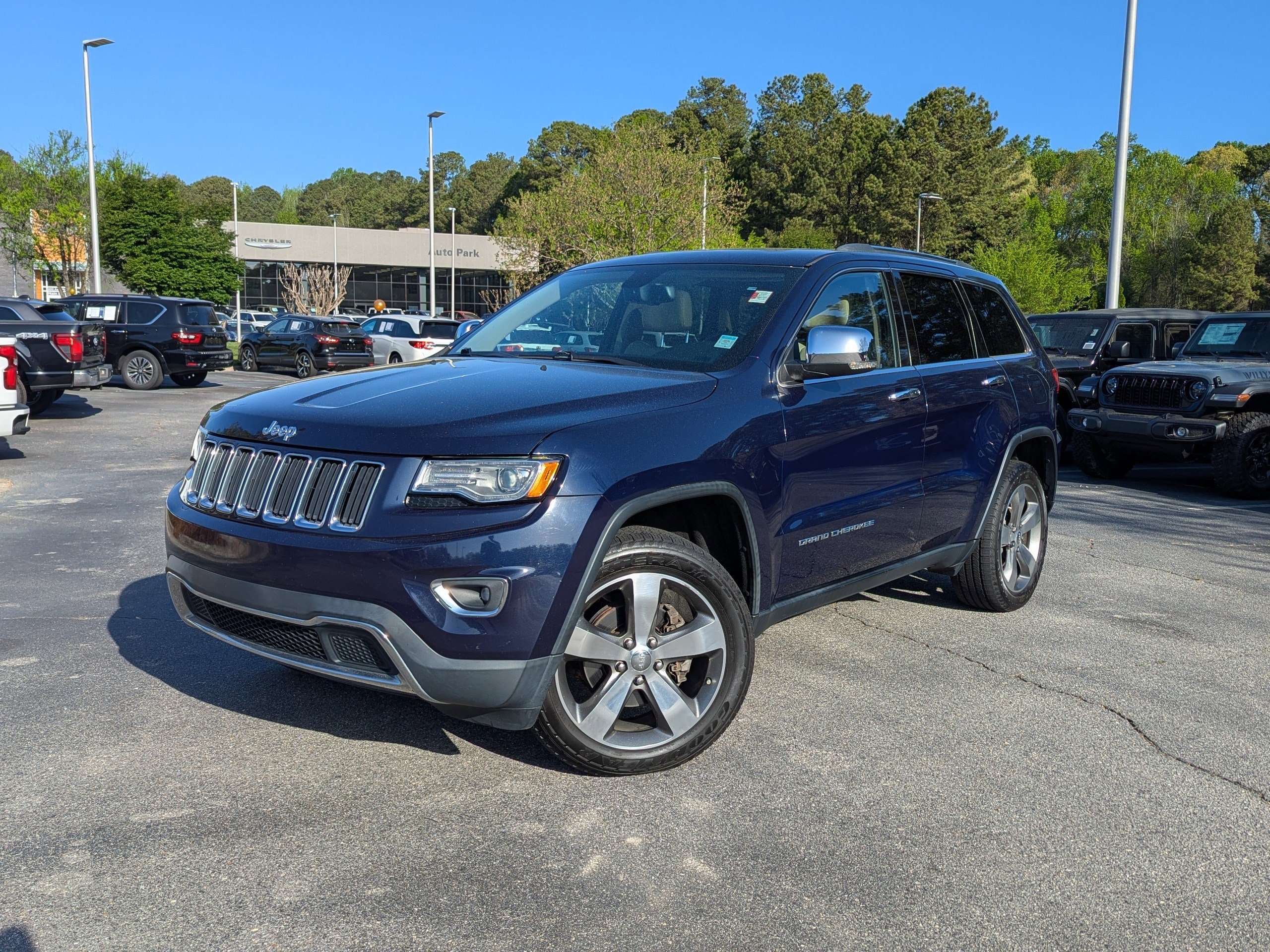 Used 2015 Jeep Grand Cherokee Limited w/ Luxury Group II image 1