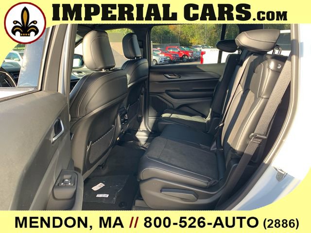 New 2025 Jeep Grand Cherokee L Altitude image 15