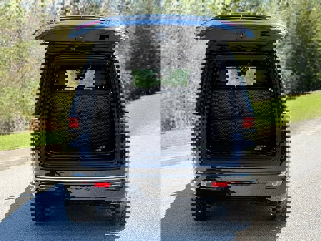 Used 2024 Jeep Wagoneer Series II w/ Convenience Group I image 18