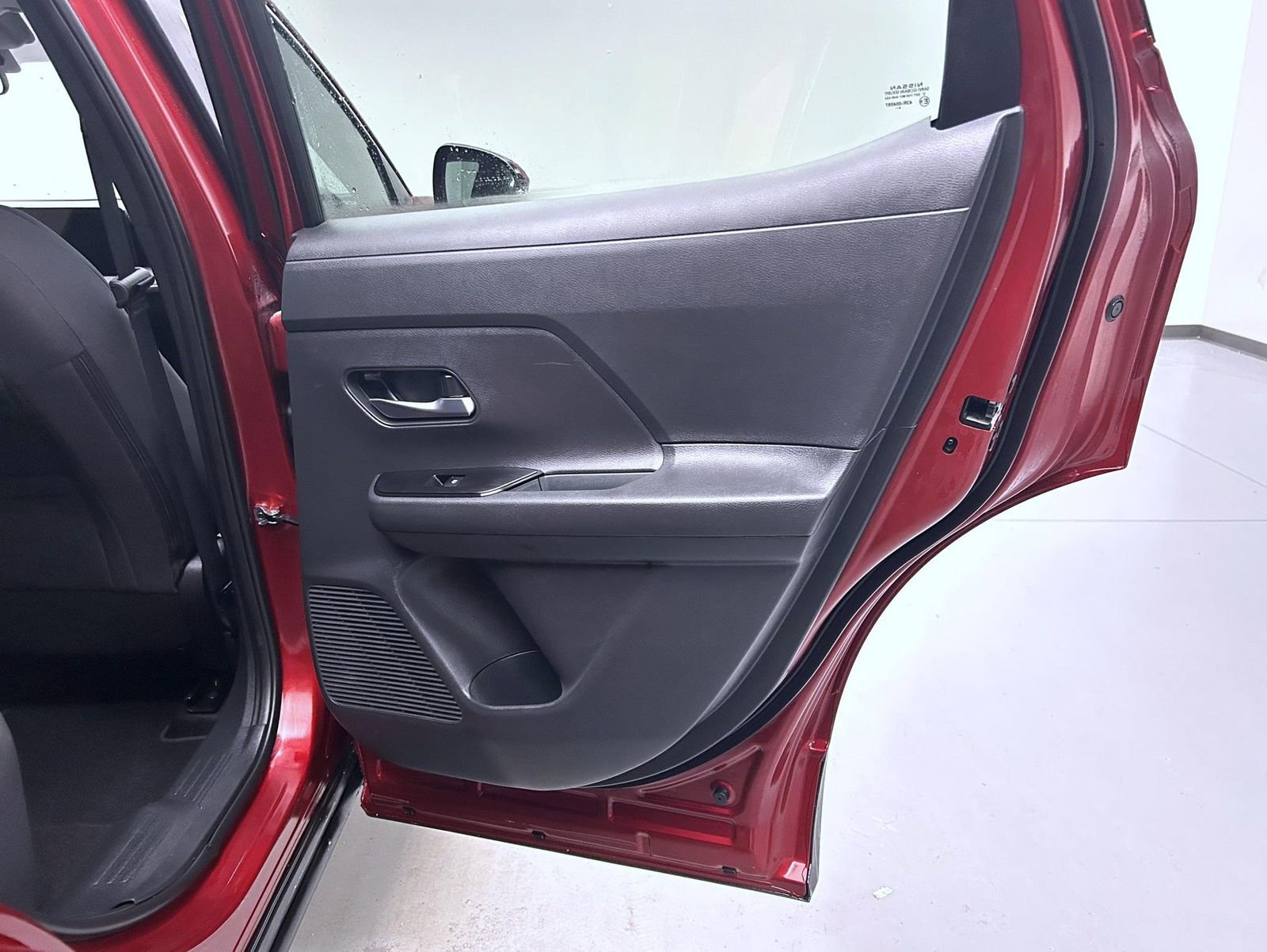 Certified 2025 Nissan Kicks SV image 17