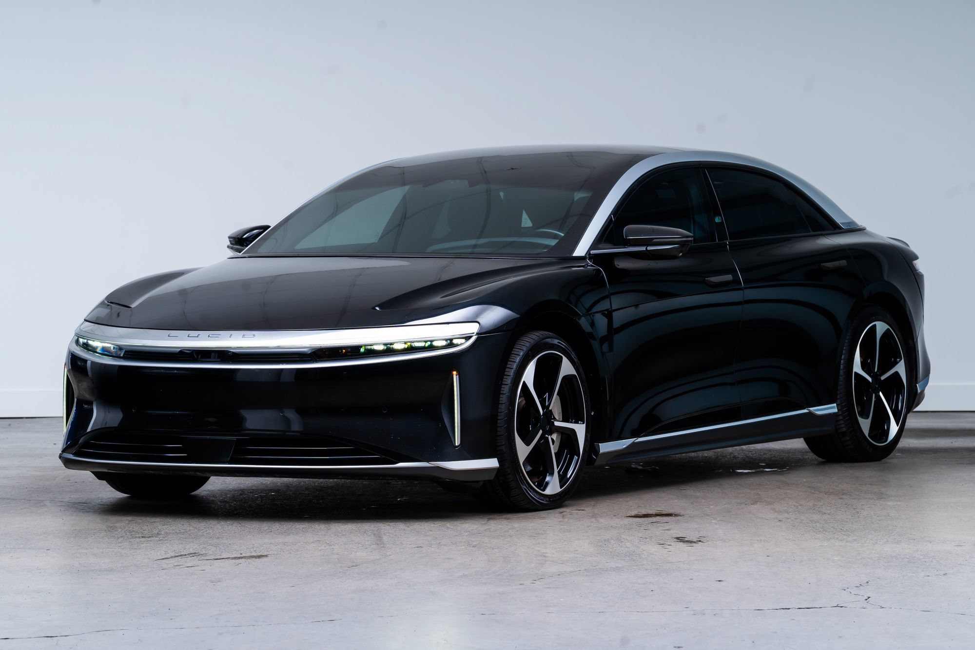 Used 2023 Lucid Air Touring AWD/4WD image 3