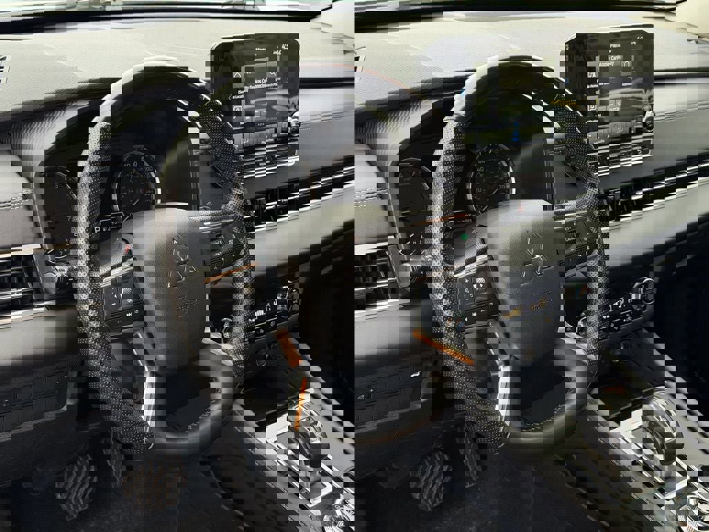 Used 2024 Mitsubishi Outlander SE image 16