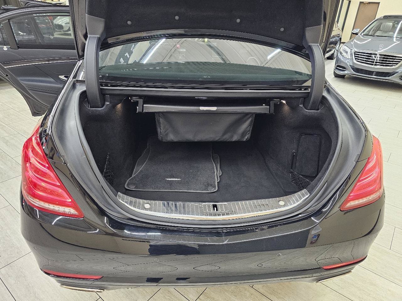 Used 2017 Mercedes-Benz S 550 Sedan image 14