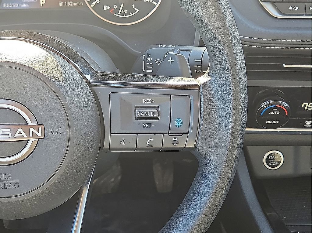 Used 2023 Nissan Rogue SV image 19