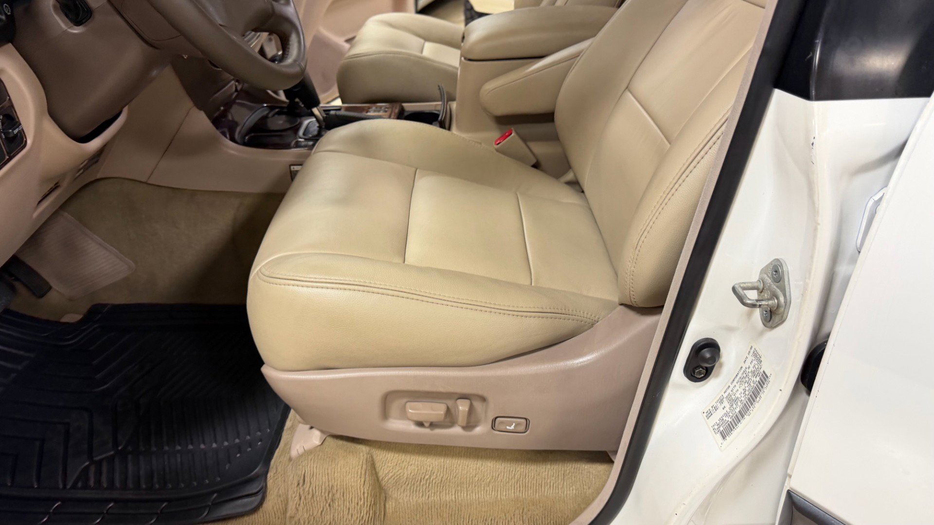 Used 1999 Toyota Land Cruiser AWD/4WD image 27