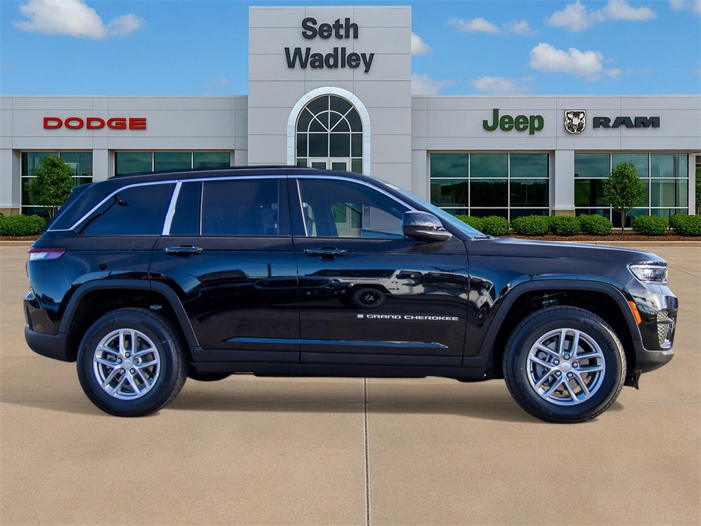 New 2025 Jeep Grand Cherokee Laredo X image 8