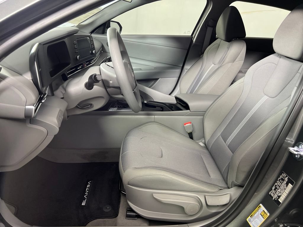 New 2026 Hyundai Elantra SE FWD image 9