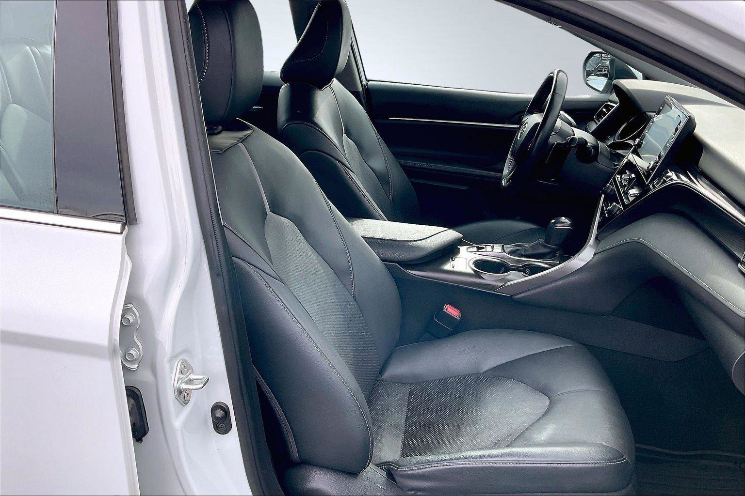 Used 2022 Toyota Camry XSE image 8