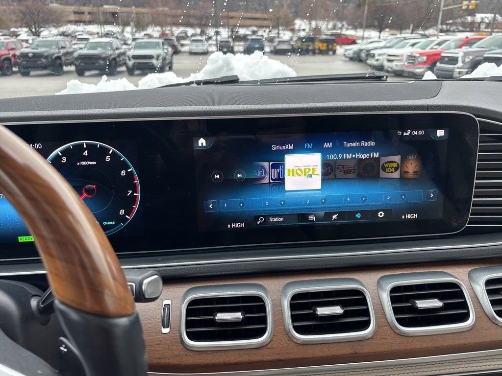 Used 2023 Mercedes-Benz GLS 450 4MATIC image 9