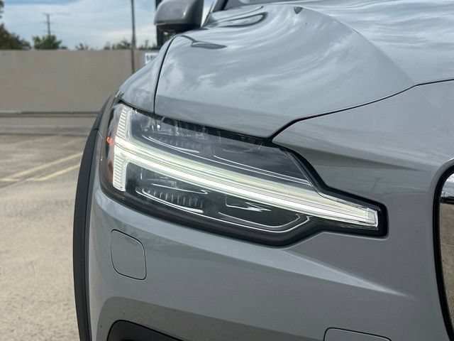 Certified 2024 Volvo V60 B5 Cross Country Ultimate w/ Protection Package Premier AWD/4WD image 12