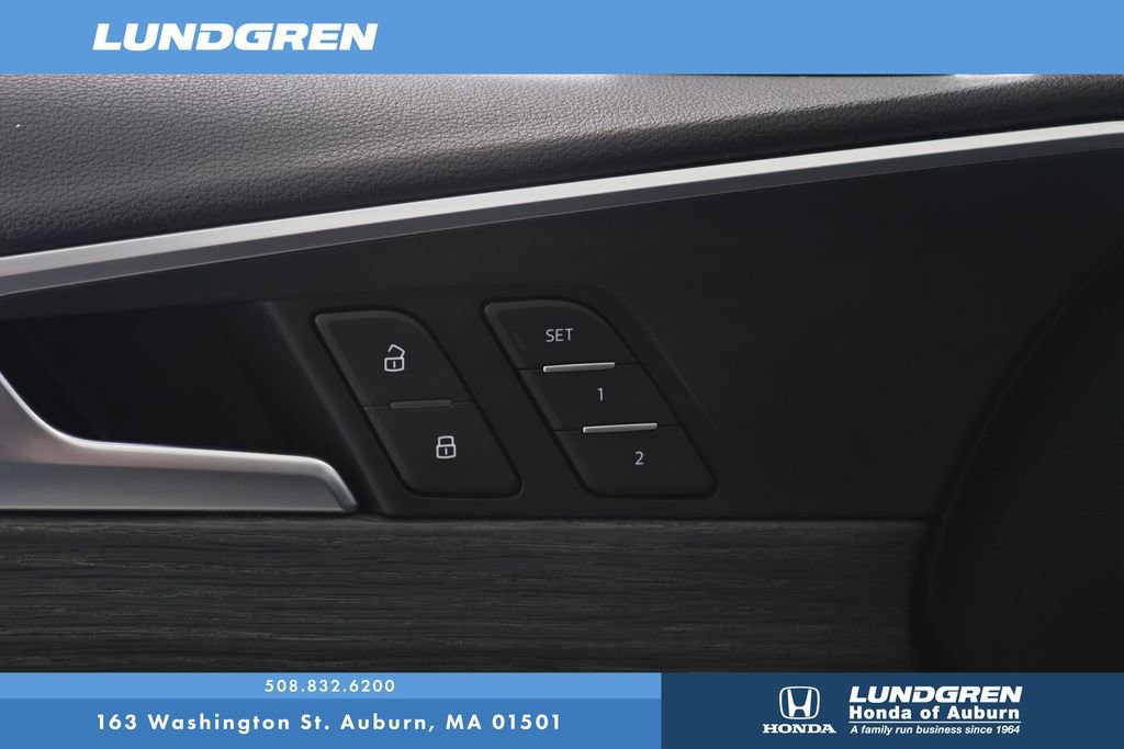 Used 2017 Audi A4 2.0T Premium w/ Convenience Package image 10