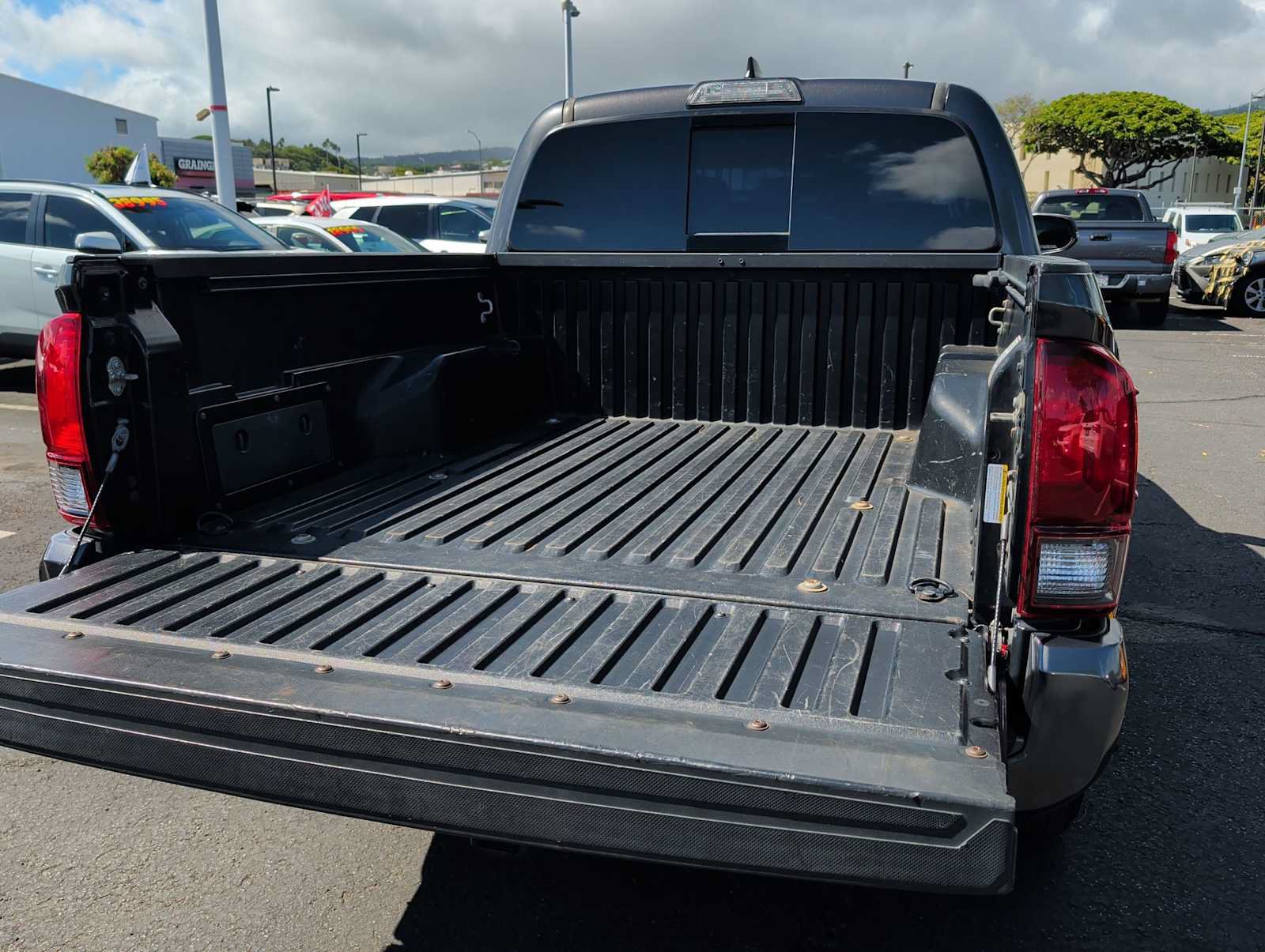 Used 2018 Toyota Tacoma TRD Sport RWD image 19