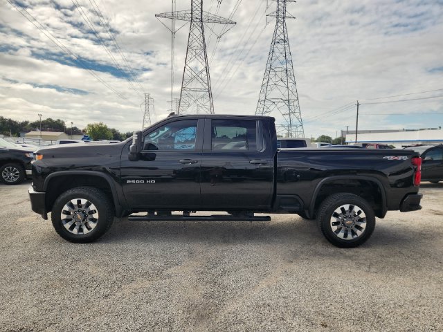 Used 2022 Chevrolet Silverado 2500 Custom w/ Custom Value Package AWD/4WD image 4