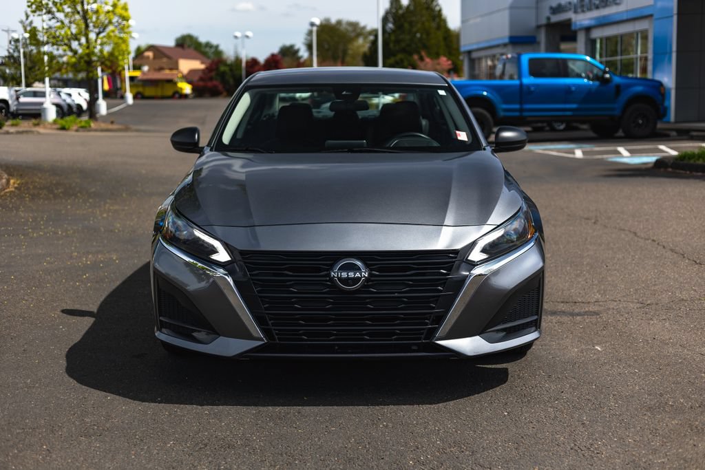Used 2024 Nissan Altima 2.5 SV FWD image 7