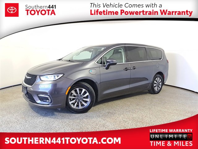 Used 2023 Chrysler Pacifica Touring-L