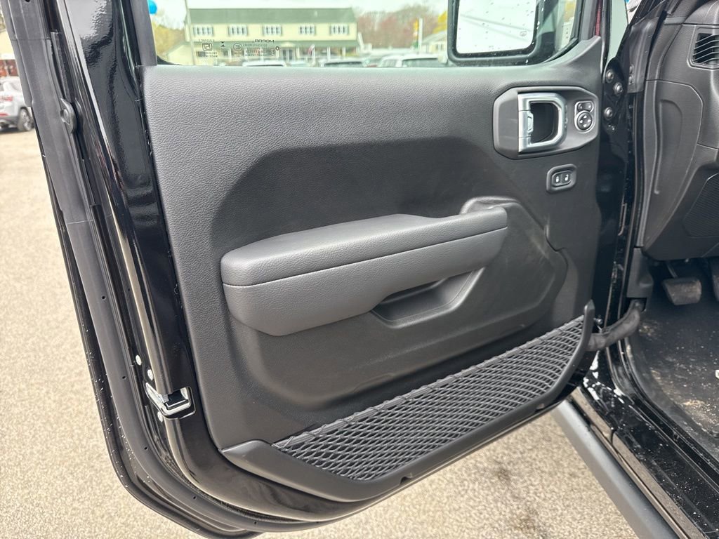 New 2026 Jeep Wrangler Willys AWD/4WD image 18