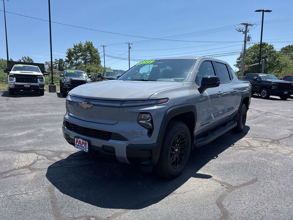 Used 2025 Chevrolet Silverado EV LT image 7