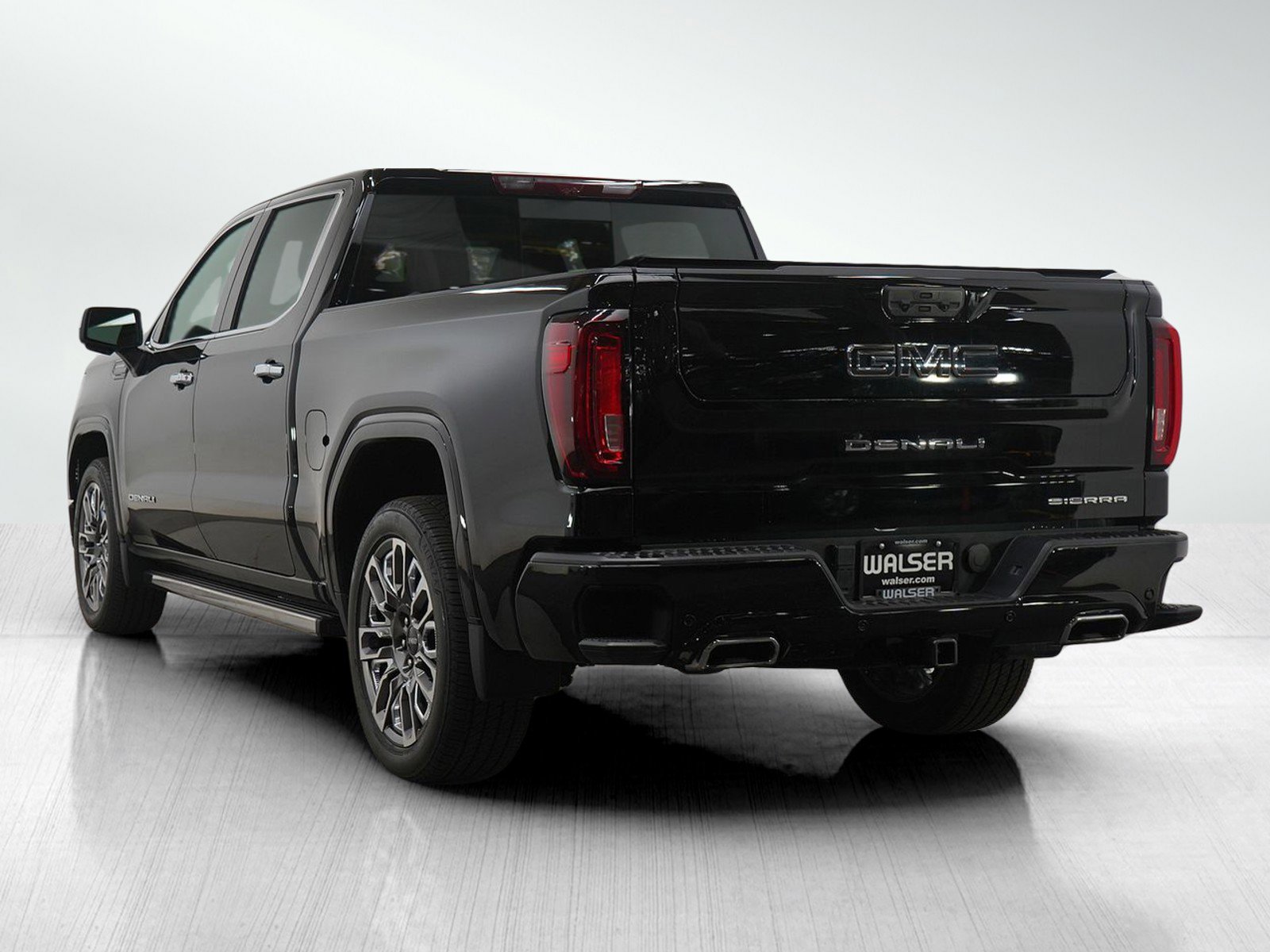 Used 2024 GMC Sierra 1500 Denali Ultimate image 3