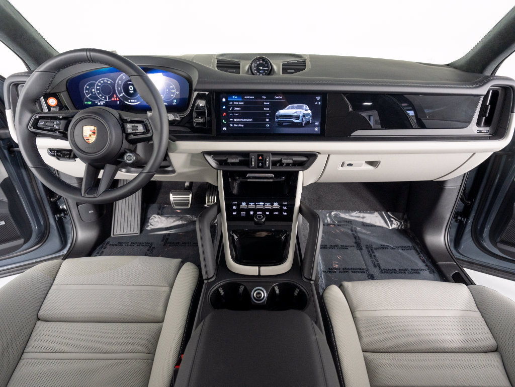 New 2026 Porsche Cayenne GTS AWD/4WD image 32