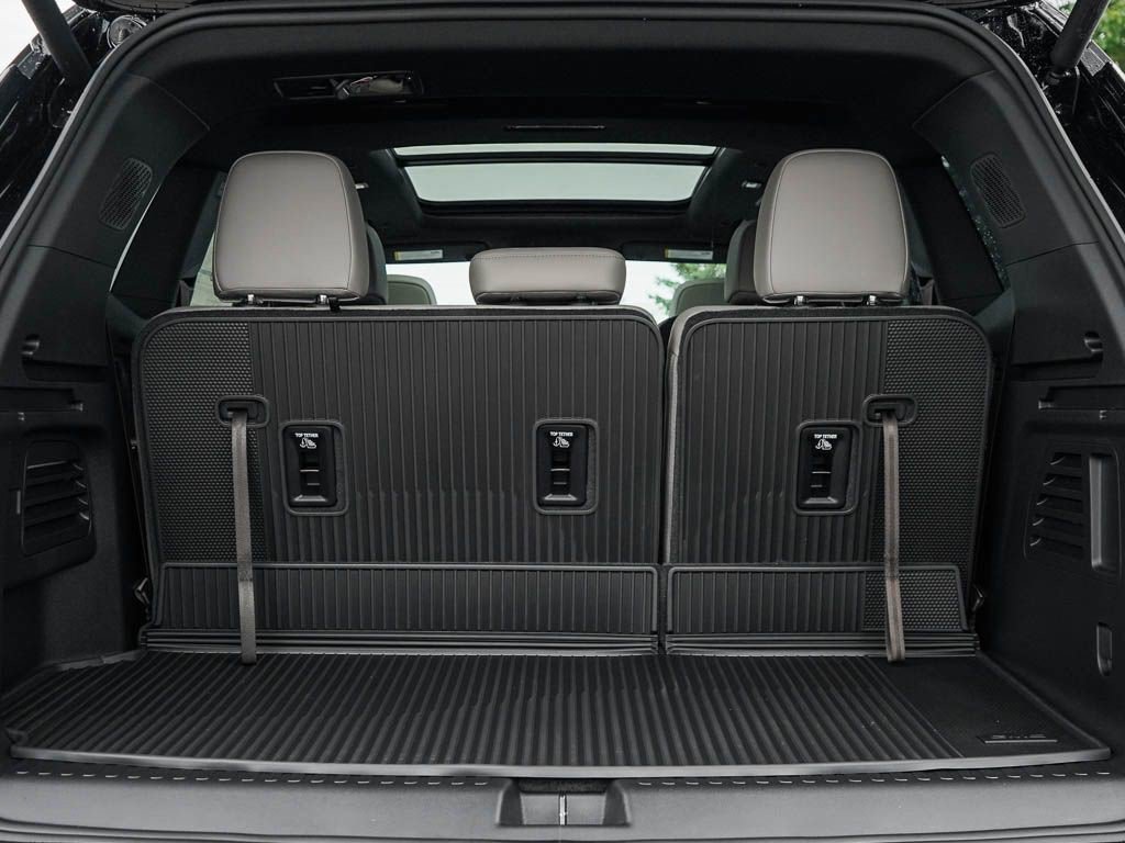 New 2027 GMC Acadia Elevation w/ Black Edition AWD/4WD image 8