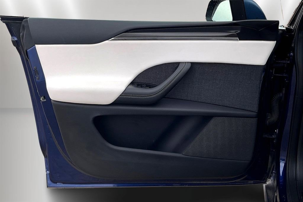 Used 2022 Tesla Model X Plaid image 19