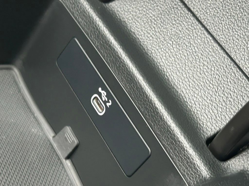 Used 2023 Audi A4 2.0T Premium w/ Convenience Package image 38