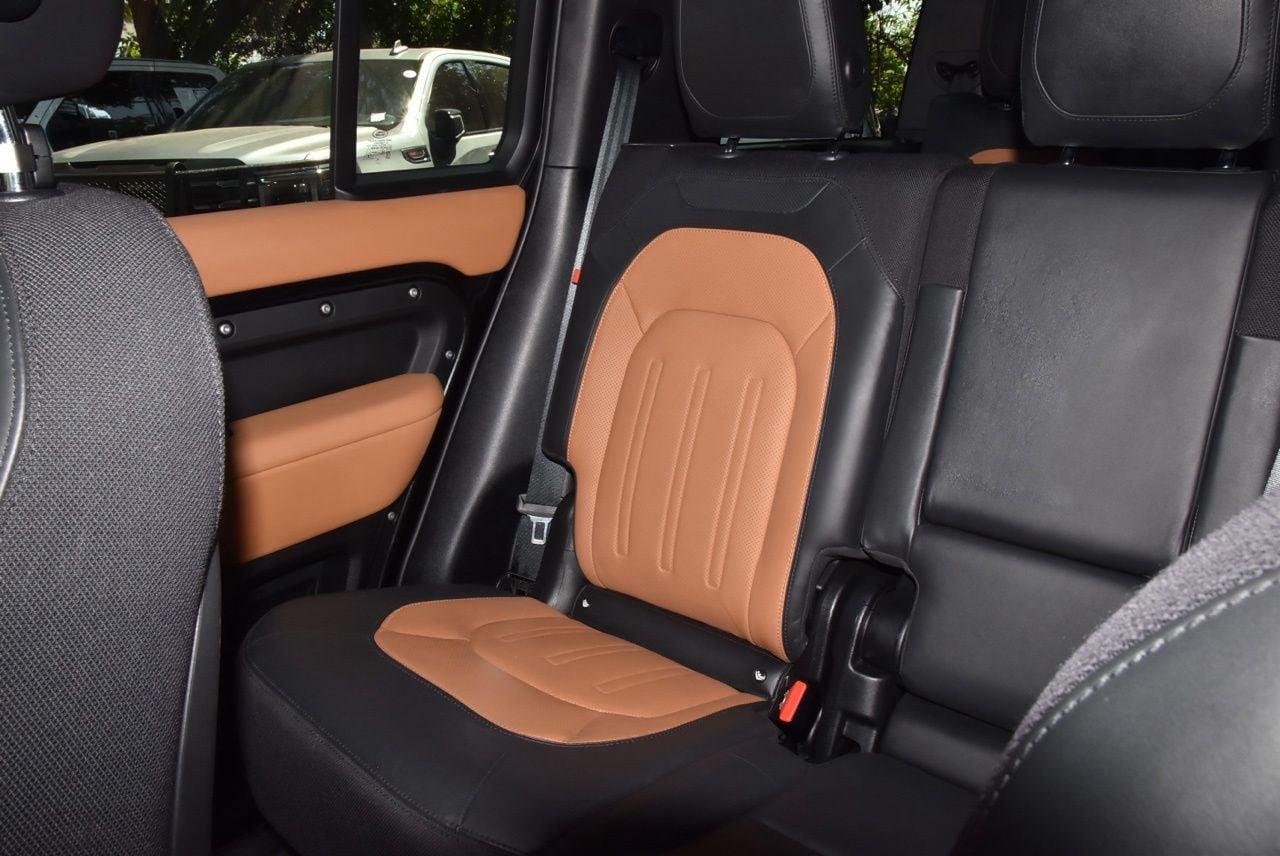 Used 2023 Land Rover Defender 130 X AWD/4WD image 20