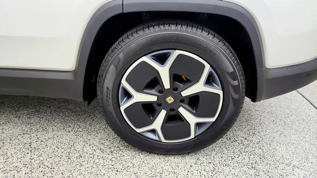 Used 2024 Rivian R1S Adventure AWD/4WD image 9