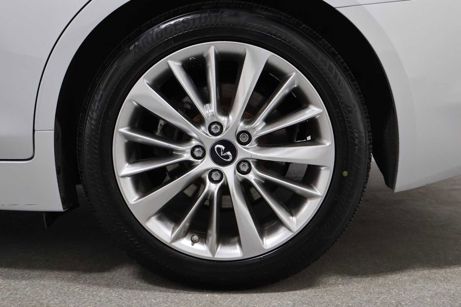 Used 2019 INFINITI Q50 Luxe w/ Essential Package (3.0T Luxe) AWD/4WD image 36