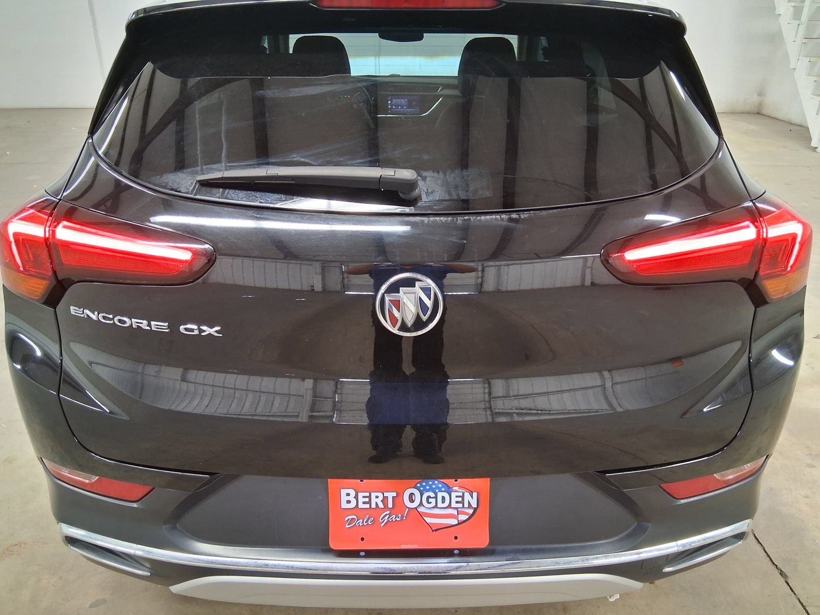 Used 2023 Buick Encore GX Essence w/ Experience Buick Package FWD image 4